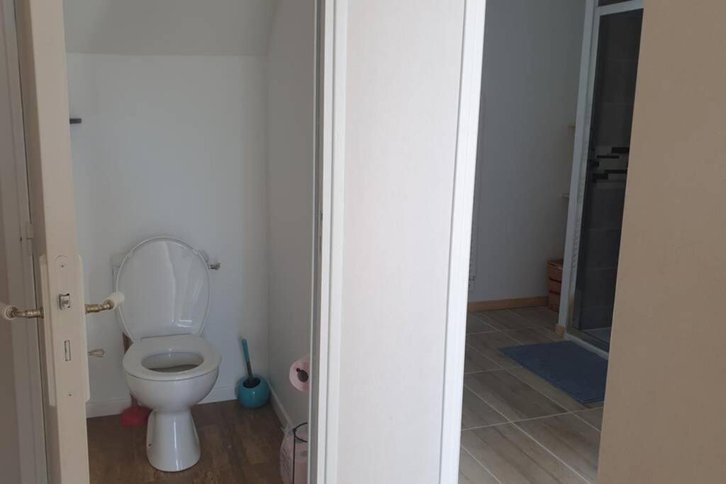 Gîtes entièrement équipé 8 personnes ATTENTION LIRE MESSAGE HOTE Montfarville Extérieur photo