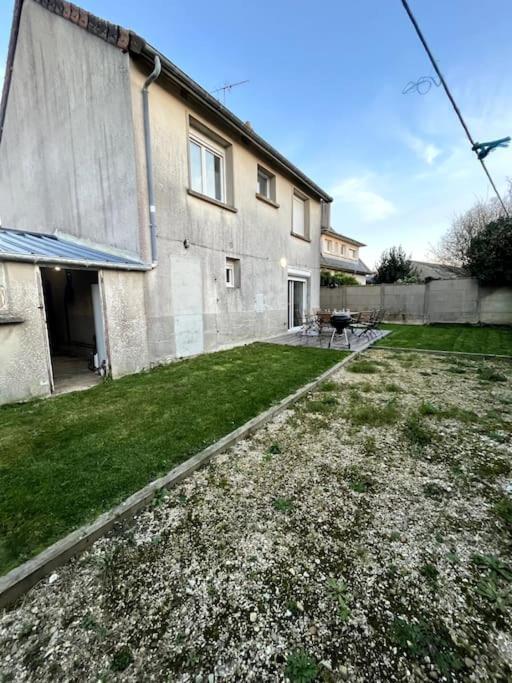 Gîtes entièrement équipé 8 personnes ATTENTION LIRE MESSAGE HOTE Montfarville Extérieur photo